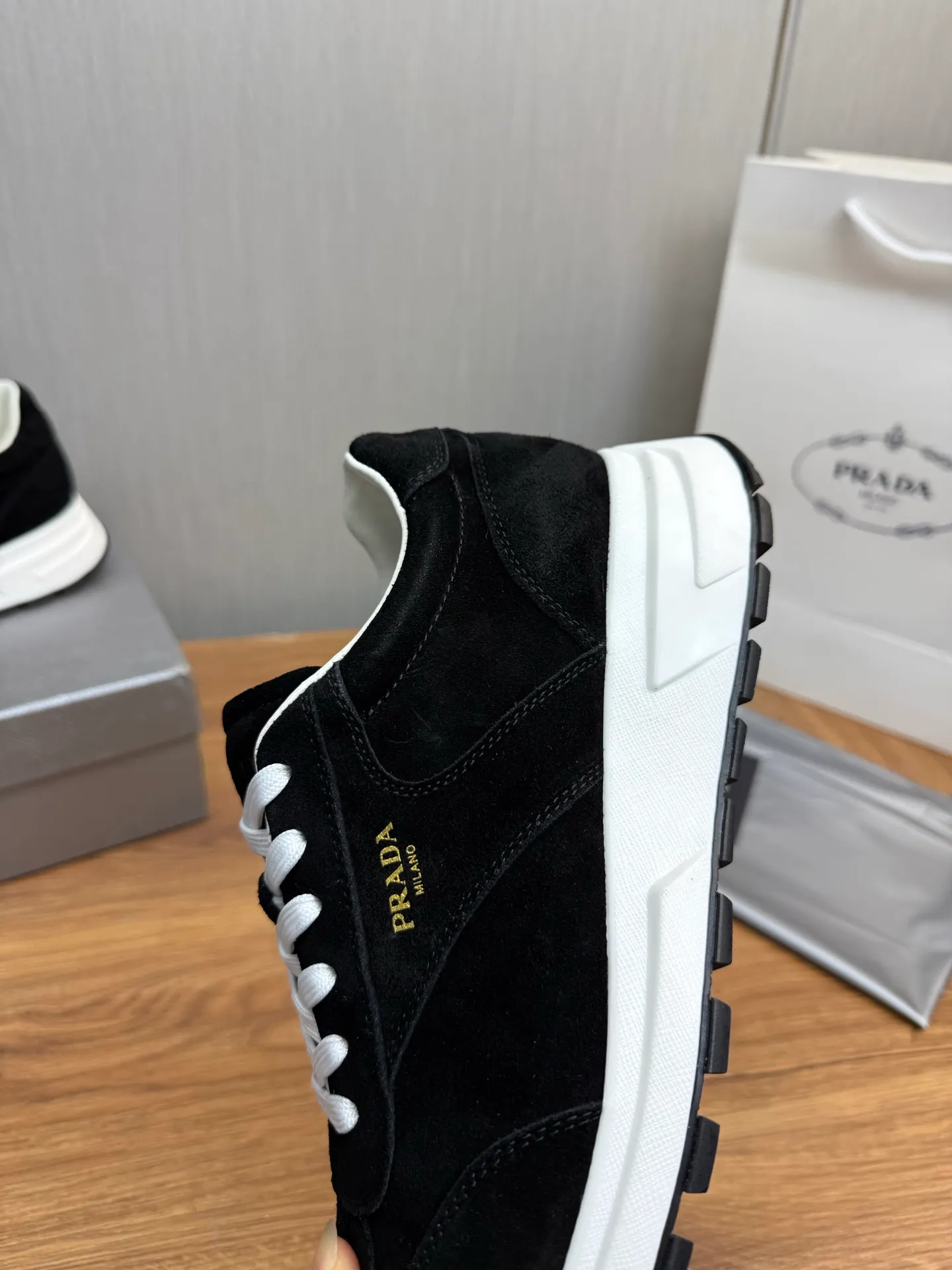 Men's shoes 💰580💰 [PRADA] Hot-selling men's shoes shipped 👏Official website synchronized ⬆️ Original cowhide fabric + cowhide lining, cowhide feet 🐮 1:1 shipment ✔️Original original sole, 38-45 (45. Customized, non-refundable)